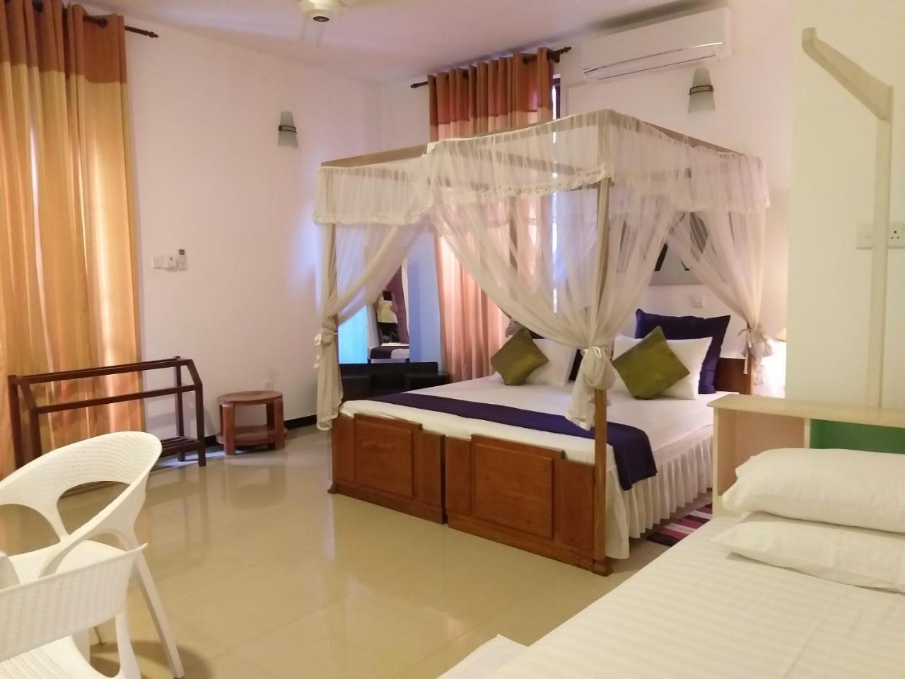 Cosy Nest Home Stay Negombo Rum bild